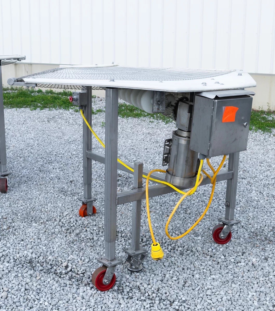 Turn conveyor, 90 degree, flat top, single speed