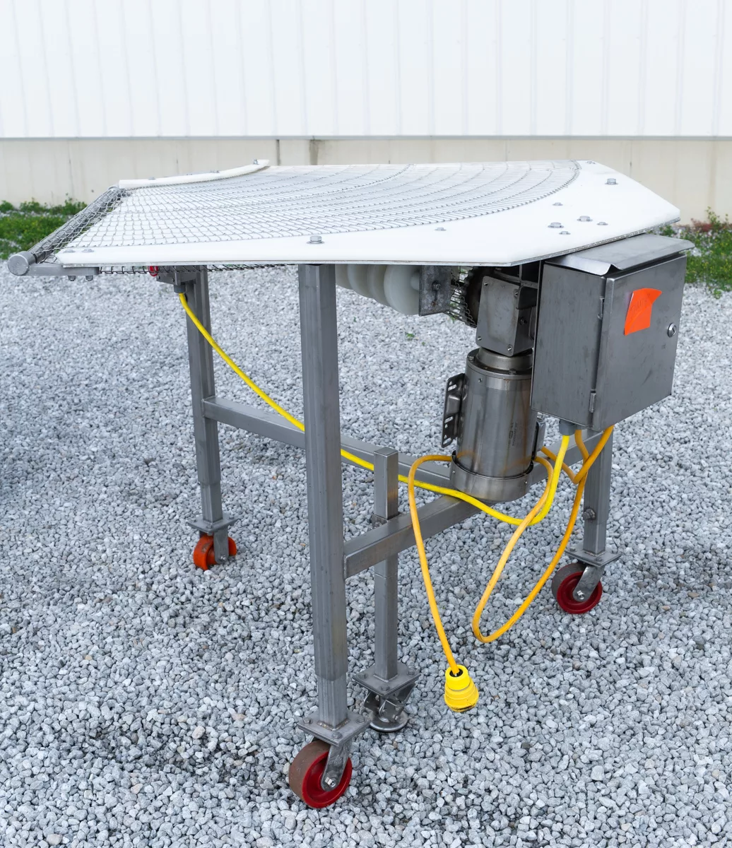Used Turn conveyor, 90 degree, flat top, single speed