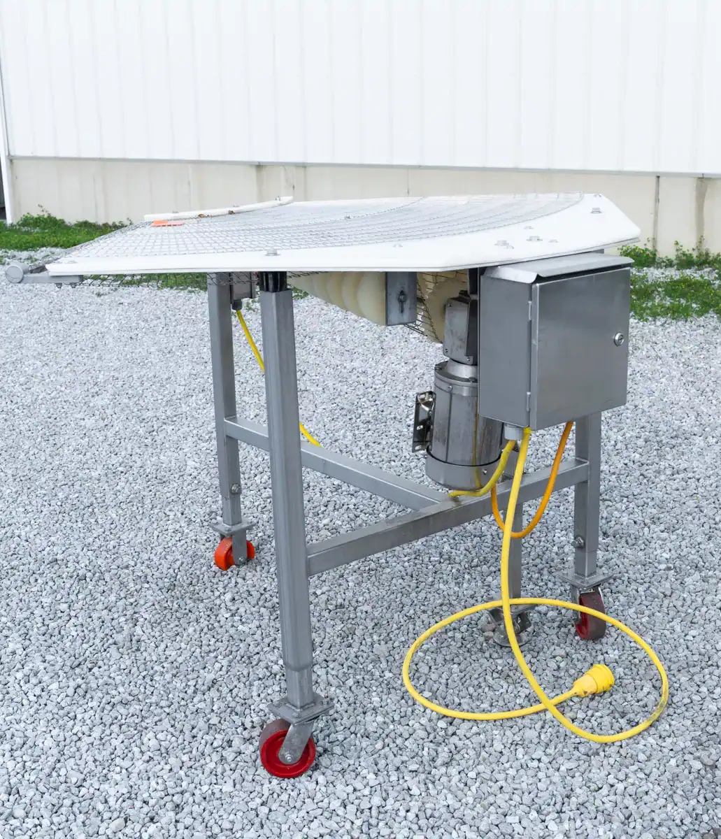 Used Turn conveyor, 90 degree, flat top, single speed
