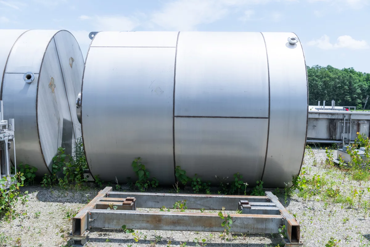 Tank, stainless steel, 10 ft high, 8 ft diameter, flat bottom